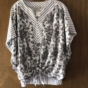 Chico’s flowy summer blouse size 1. 8/10.